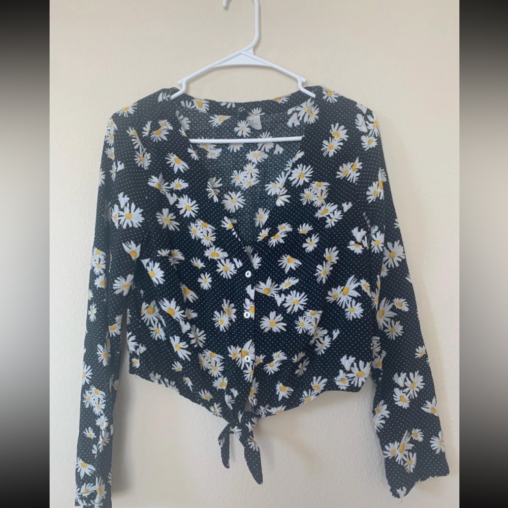 tie front blouse daisies print
